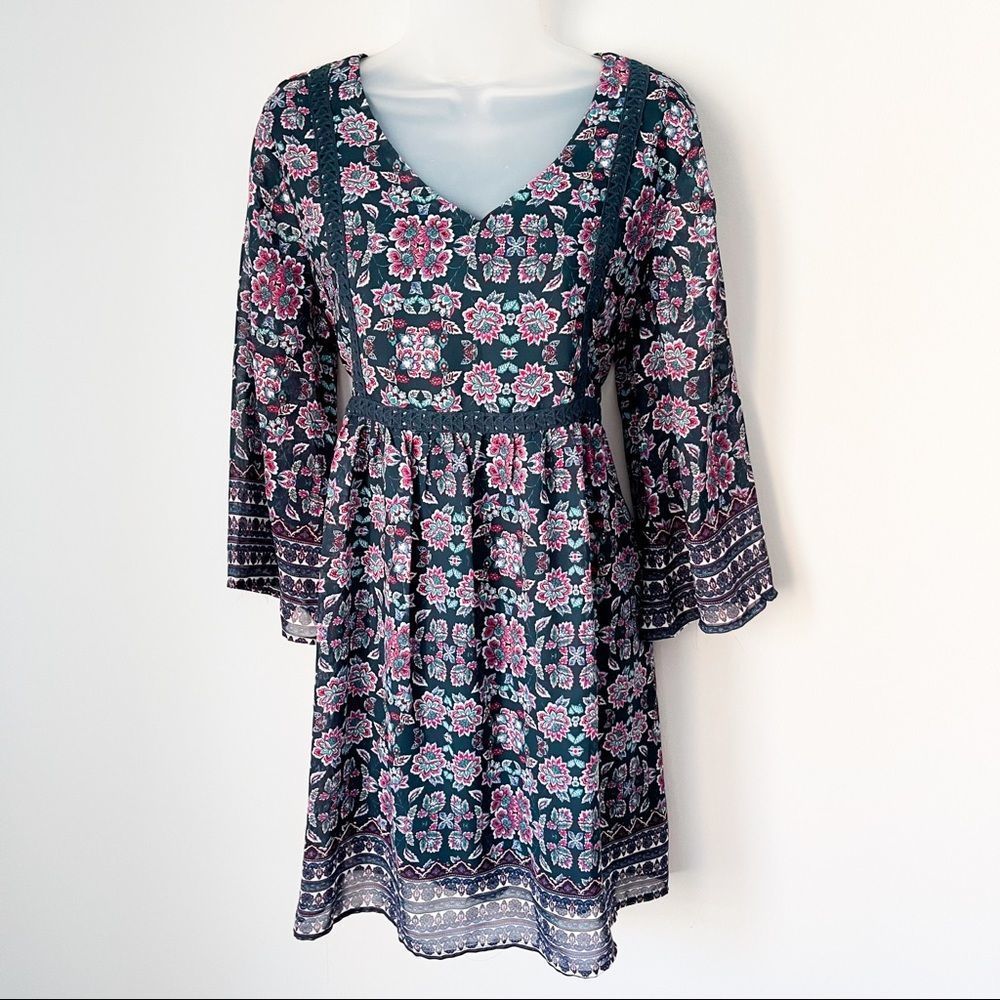 🌀 FRANCESCA’S | Blue Paisley Shift Dress